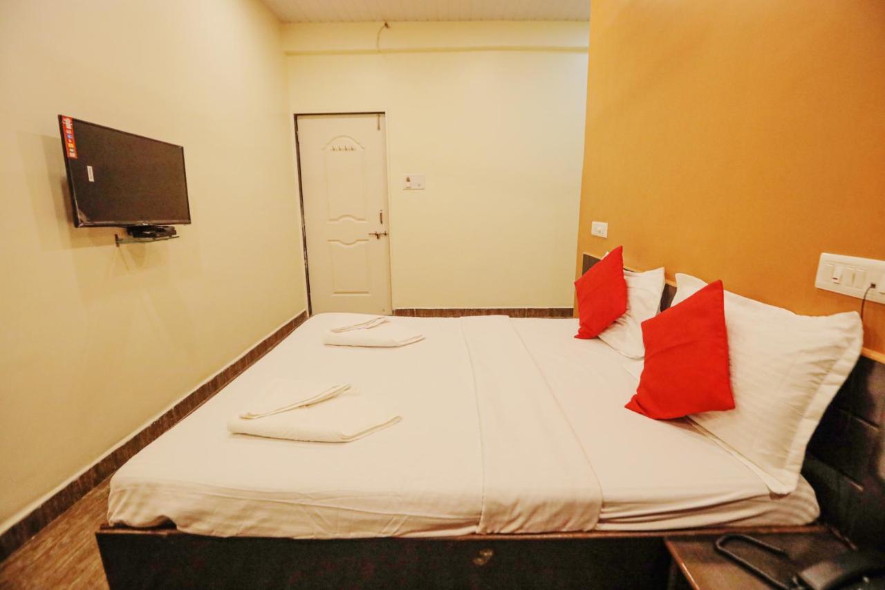Hotel Sai Niwas Lonavala Buitenkant foto