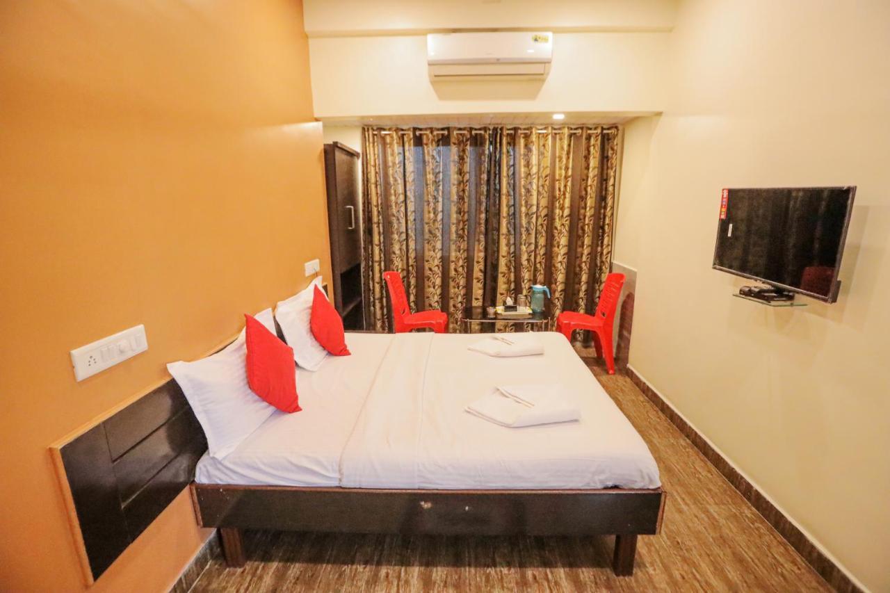 Hotel Sai Niwas Lonavala Buitenkant foto